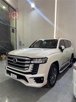 تۆیۆتا لاند کروزەر